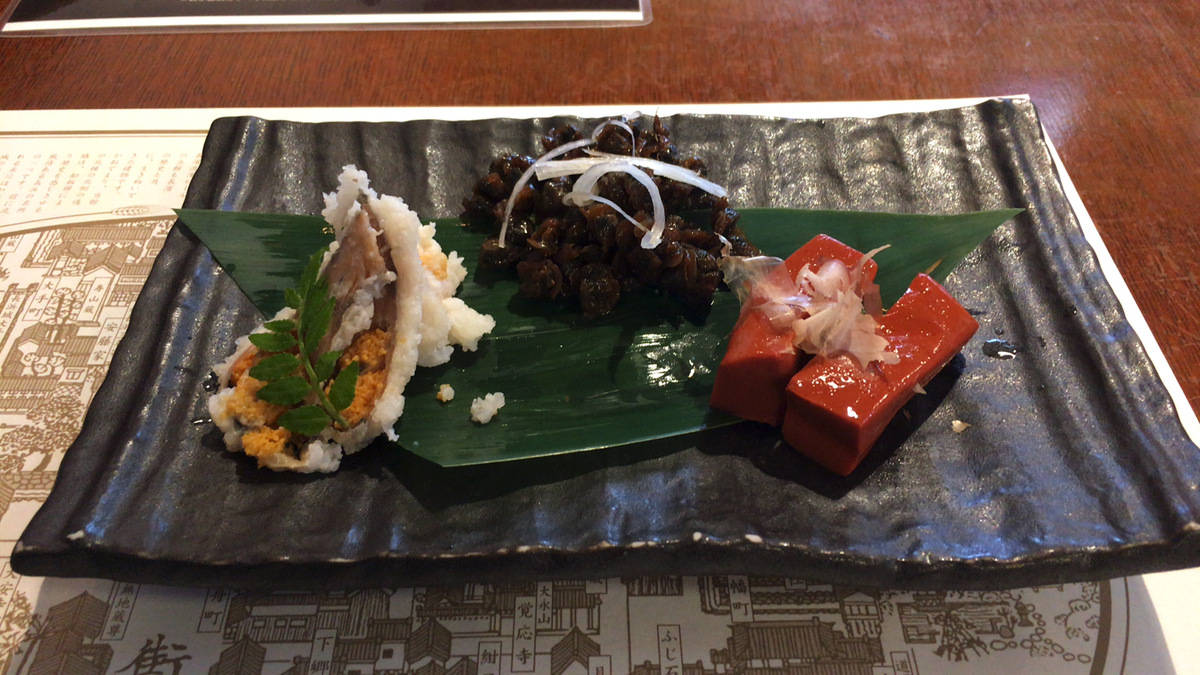 近江特産の鮒寿司、しじみの佃煮、赤こんにゃく